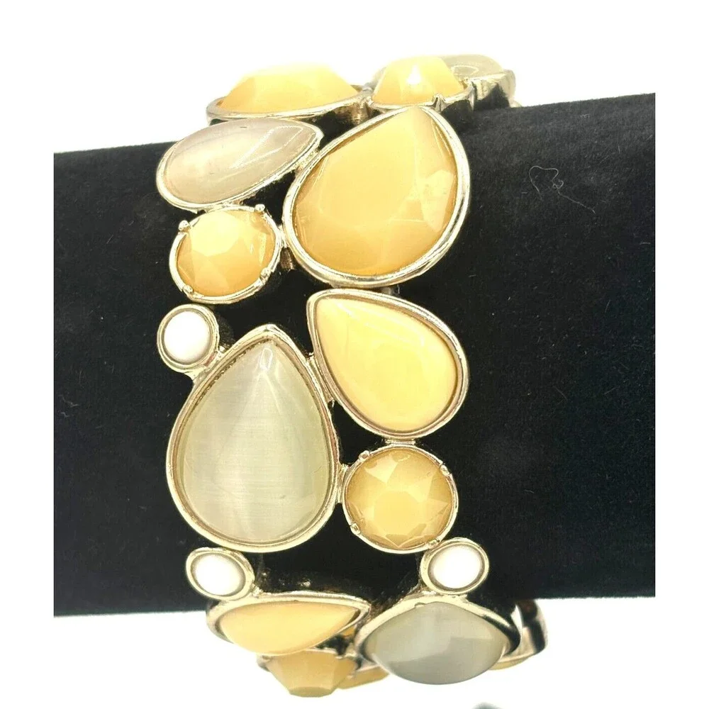 Banana‎ Republic Vanilla Stretch Beaded Bracelet Goldtone Hardware One Size NWT